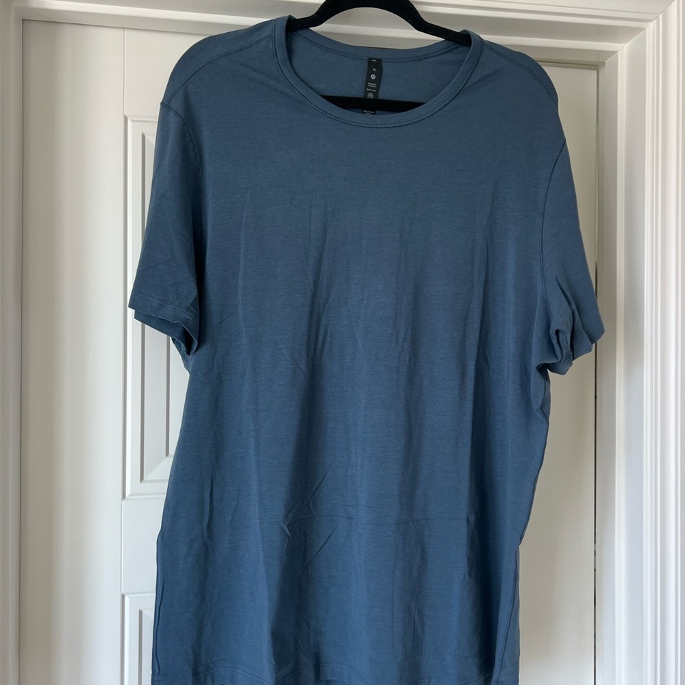lululemon athletica Slate Blue Short Sleeve Tee size XL